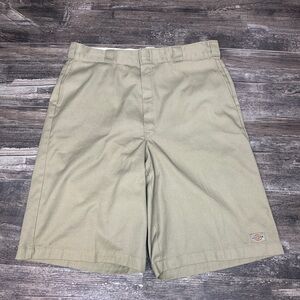 Dickies Khaki Work Shorts Loose Fit Skate 13” Inseam Size 36 GUC